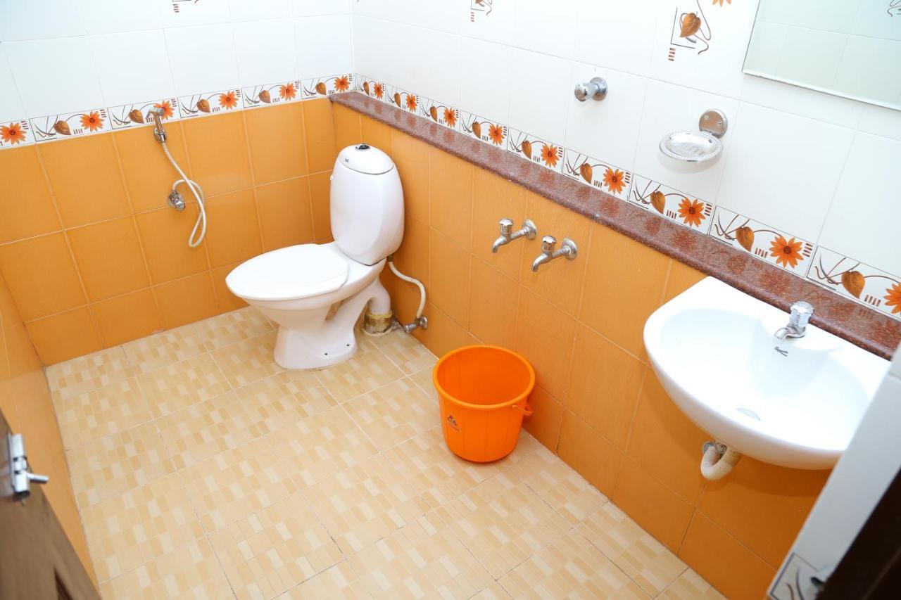 Princess Inn Royal Thiruvananthapuram Buitenkant foto